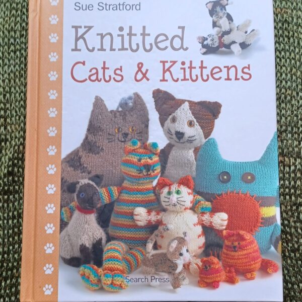 Knitted Cats and Kittens
